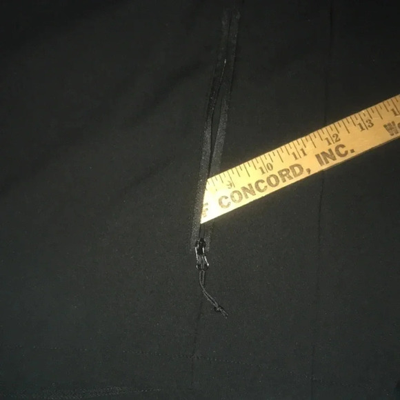 ELEMENTS Pro Series full zip, attached hood, velcro adjustable at wrists… - Picture 5 of 9